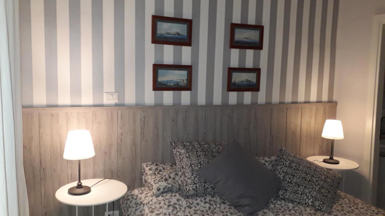 B&B Dei Decumani Наполи Екстериор снимка